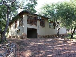 Thabaledi Game Lodge, chalet i Brits