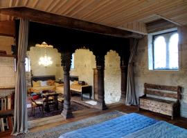 Maison Romane 1136, bed and breakfast en Cluny