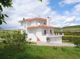 Stylish villa in Salonica's nature, хотел с паркинг в Agios Antonios