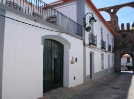 Casa da Muralha de Serpa, cabaña o casa de campo en Serpa