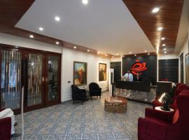 Hotel Elegant Executive Suites, hotel v destinaci Multan