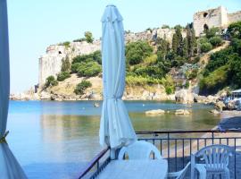 Xenios Zeus Rooms, hotell sihtkohas Koroni