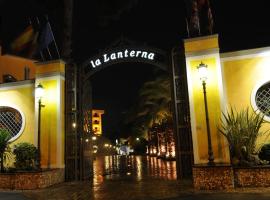 Hotel Ristorante La Lanterna, hotel with jacuzzis in Villaricca