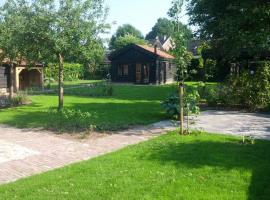 Vakantiehuisje met bedstee, hotel cerca de Outdoor Shakespeare Theatre Diever, Diever