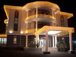 Donatello Boutique Hotel, hotel with parking in Almaty