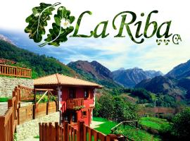 Casa Rural La Riba, икономичен хотел в Sames