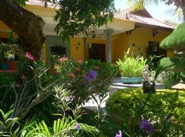 Villa Taman Ayu, готель з басейнами у місті Теякула