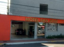 Hotel & Hostel San José, hotelli kohteessa Ribeirão Preto