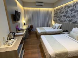 Grand Santhi Hotel: Denpasar şehrinde bir otel
