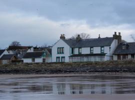Caledonian House, hotel with parking in Portmahomack