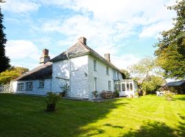 Trenderway Farm, hotel en Looe