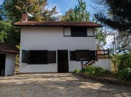 Chalés entre Nuvens e Estrelas, hotel v destinaci Monte Verde