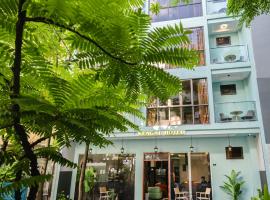Reagal Garden at Hulhumale with Free airport pick up and drop off، فندق في هولهومالي