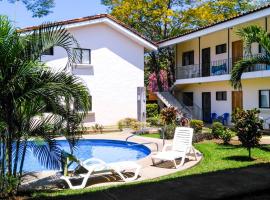 Studio Apartments in Las Torres, hotel cerca de Playas del Coco, Coco