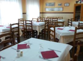 Hostal Restaurante La Masía, hotel v destinaci Villareal