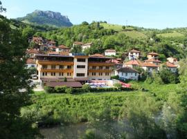 Family Hotel Enica, hotell i Teteven