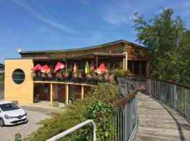 Camping les Acacias, cheap hotel in Altkirch