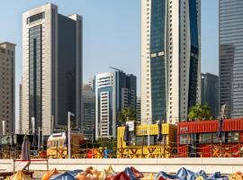 Centara West Bay Hotel & Residences Doha, hôtel à Doha