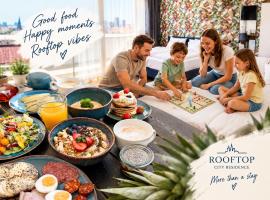 Rooftop City Residence with Underground Parking: Budapeşte'de bir otel