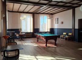 Le Grand Hôtel Ussel ''nouvelle Gérance 2023'', hôtel à Ussel