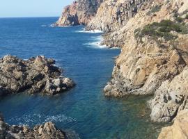 L'Onda Blu, hotel v mestu Domus de Maria