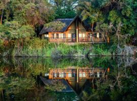 Gondwana Namushasha River Lodge, chalet de montaña en Kongola