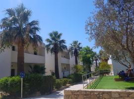 Valley Village, ξενοδοχείο στα Μάταλα