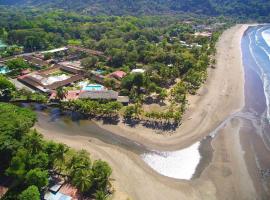 Costa Rica Surf Camp by SUPERbrand, hotel in Jacó