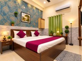 Hotel Grand RK Palace- Rukmani Vihar Best Location #Prem Mandir #Chaar Dhaam, hotel en Vrindāvan