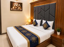 Hotel Elite International - Best Rated Area Mathura #Parking #Fully Ac, ξενοδοχείο σε Mathura