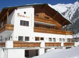 Gasthof Sonnalm, hotel v Sankt Leonhard im Pitztal