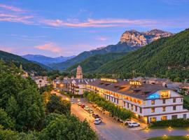 HOTEL TurMo, hotel in Labuerda