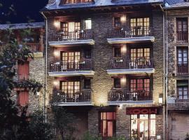 Apartaments Montaña, cheap hotel in Alins