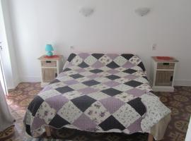 Chez Tania, hotel v destinaci Vallon-Pont-dʼArc