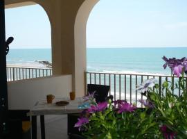Casa Sul Mare con Vista Mozzafiato, hotel in Donnalucata