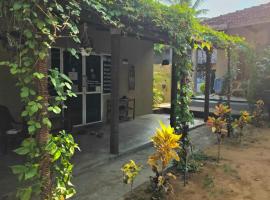 Uluwatu Surf Hostel - Arugambay, hotel ad Arugam