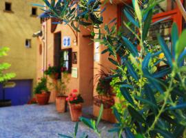 Logis auberge restaurant Du Vigneron, qu&aacute;n trọ ở Cucugnan