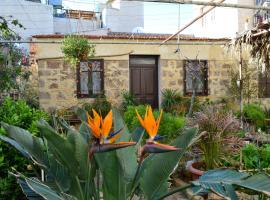 Mystery Garden Guest House, отель типа «постель и завтрак» в Фамагусте