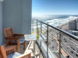 Horizon Bay 1404 by HMH