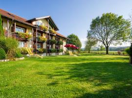 Hotel Sankt Leonhard - Dein Wohlfühlort zum Loslassen und Kraftschöpfen, khách sạn gần Bella Vista Golf Parc Bad Birnbach, Bad Birnbach
