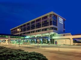 Four Points by Sheraton Huntsville Airport, hotel in Madison