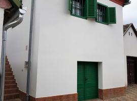 Pincesor Apartman, hotel v destinaci Villánykövesd