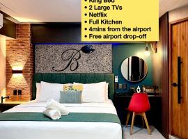 Blue Tulip - 4mins from Mactan Airport, готель у місті Pusok
