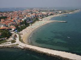 Kraybrezhna 3, hotel en Pomorie