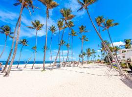 VILLAS & APARTMENTS playa LOS CORALES - wifi, bbq-grill, beach club, готель у місті Пунта-Кана