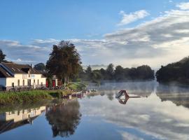 Les chambres du Bistro du Canal, hôtel à Pleyben
