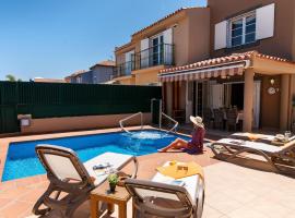 Meloneras Hills 16 With Pool by VillaGranCanaria: Meloneras'ta bir evcil hayvan dostu otel