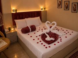 Crown Home, hotel en El Cairo