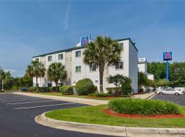 Motel 6-Columbia, SC - Fort Jackson Area, hotel with pools in Columbia
