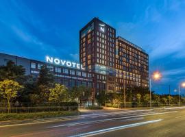 Viesnīca Novotel Shanghai Clover Šanhajā